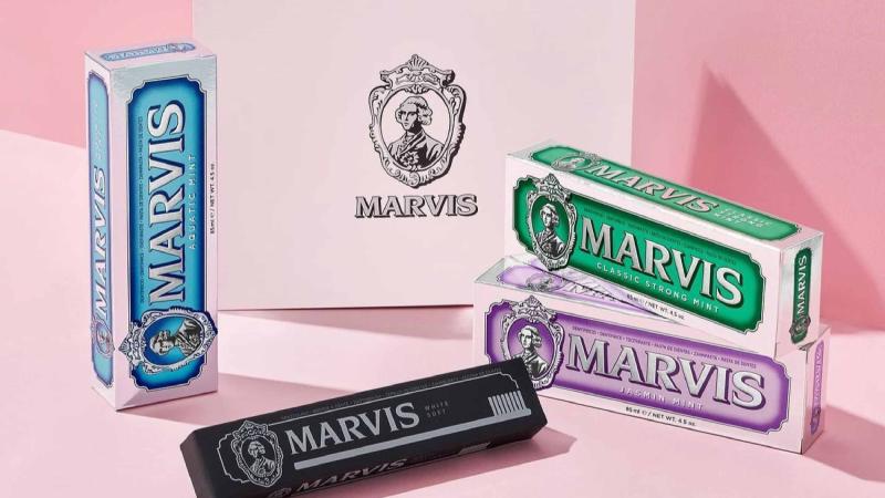 Zašto influenseri poziraju sa Marvis pastom za zube?